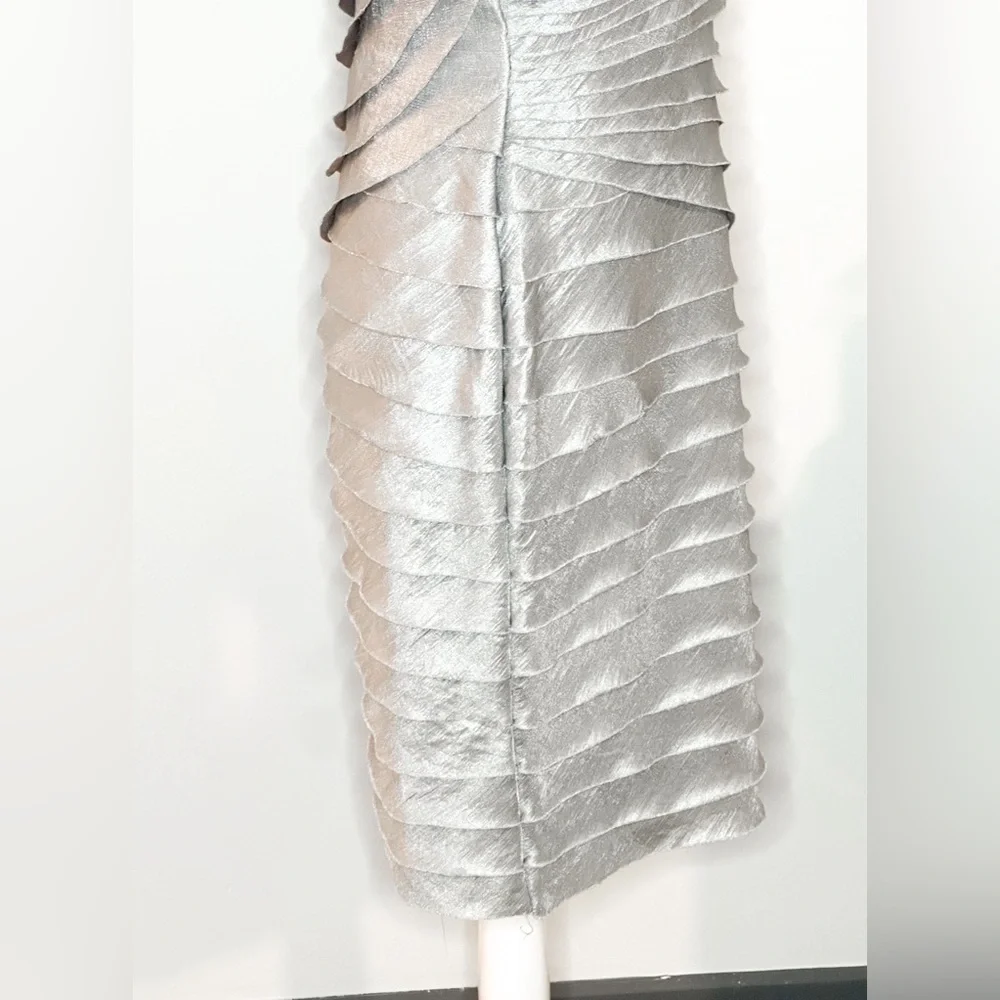Stunning London Times Silver Elegant Dress - Size 6 for Glam Nights! - Picture 13 of 16